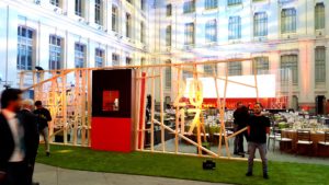 Carrefour_Robot-Escritor_EXeventos_EXarchitects_-(2) Premios innovación Carrefour 2017. Retratos Robots