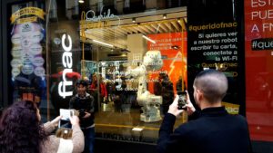 Querido FNAC CALLAO. Mensajes Robot